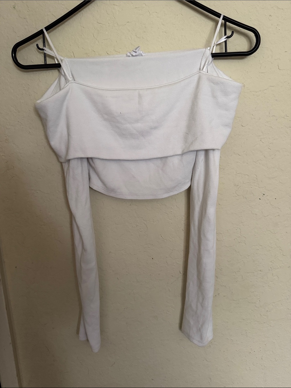 Women’s White Off-Shoulder Long-Sleeve Crop Top